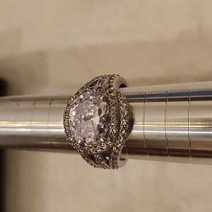 Diamond simulant size 8